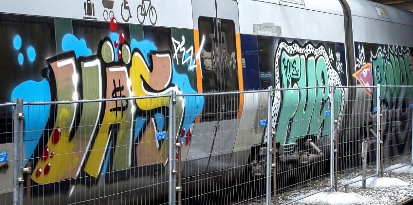 Graffiti-målat Öresundsståg